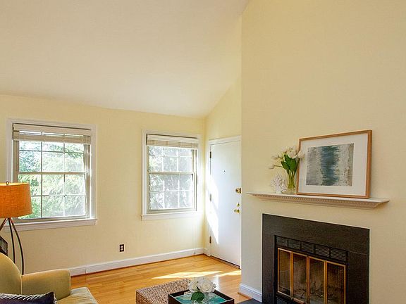 4th image of 2607 Arlington Blvd #54