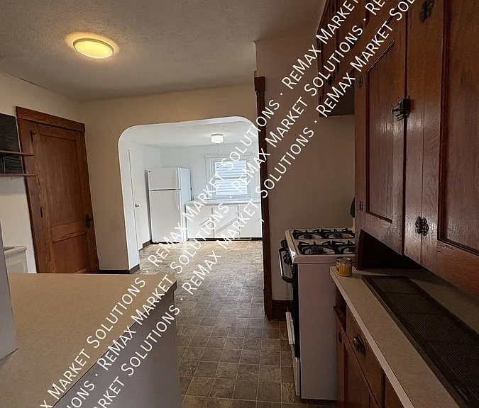 541 Park Ave — Photo 7