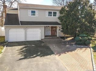 2410 Capri Pl, Bellmore, NY 11710
