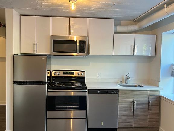 2nd image of 220 16th Ave E #104