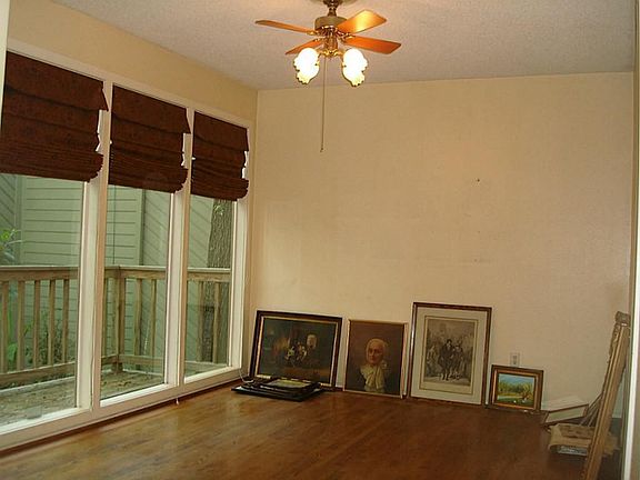 5th image of 50 Sugarberry Cir