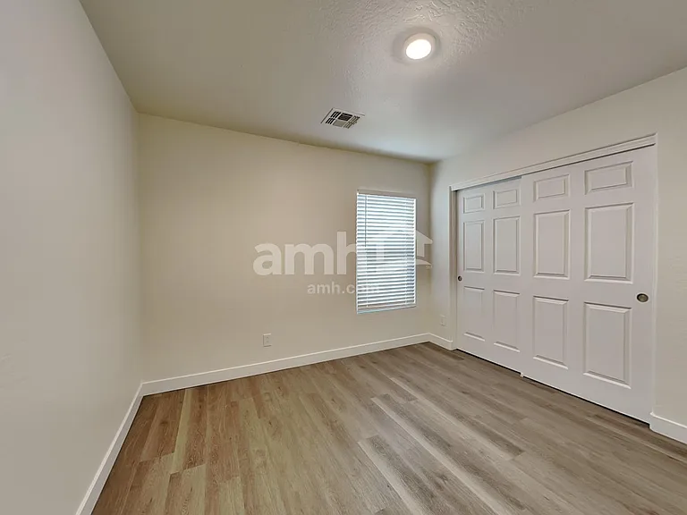 12821 W Myer Ln — Photo 20