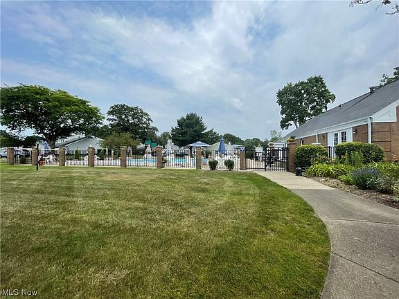 5th image of 2141 Beechtree Dr