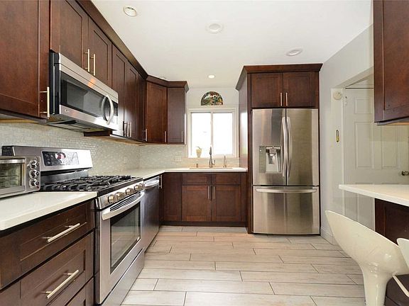 5th image of 6117 Cloverdale Blvd