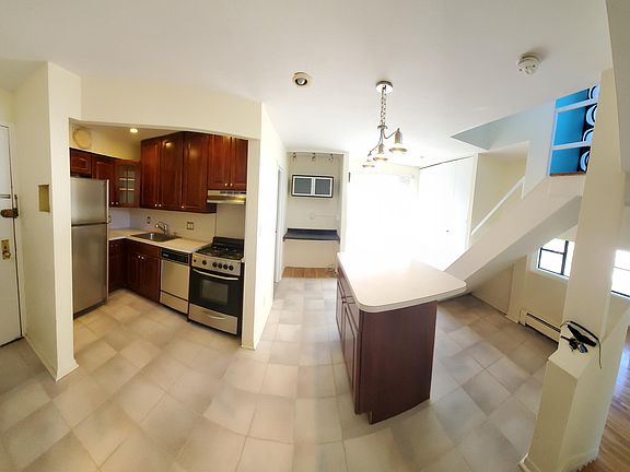 4th image of 175 Zoe St APT 6E