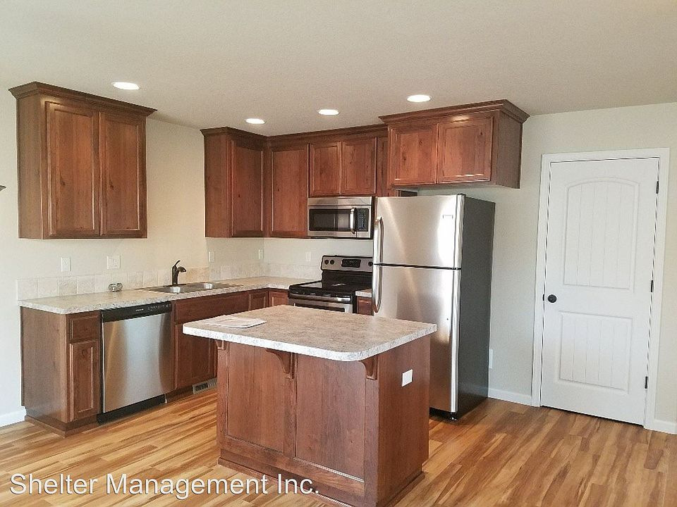 1st image of 322 Gwinn St E