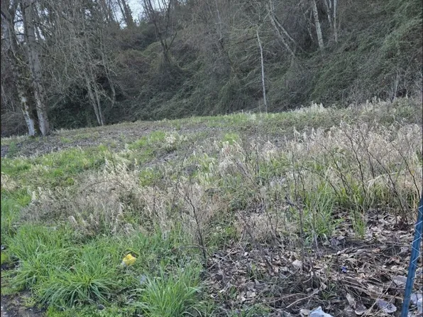 2210 W Valley Highway E, Edgewood, WA 98372