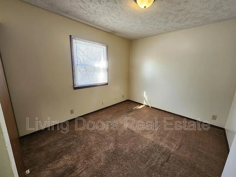 1507 David Dr — Photo 7