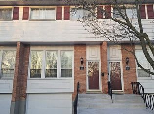 958 Green Bay Rd APT B, Glencoe, IL 60022