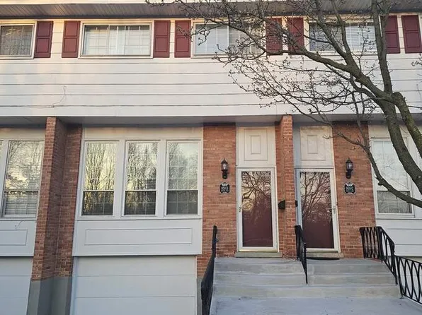 958 Green Bay Rd APT B, Glencoe, IL 60022