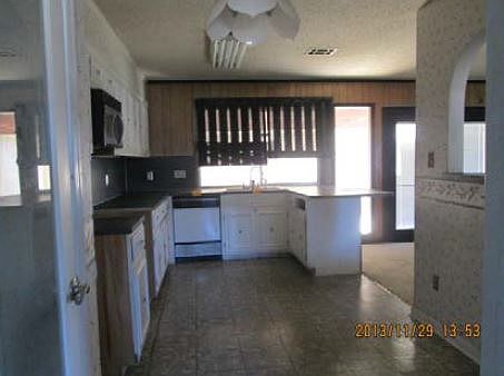 3rd image of 4747 Queensbury Ct