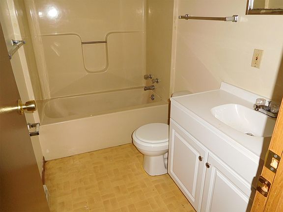 2nd image of 750 King St APT 3
