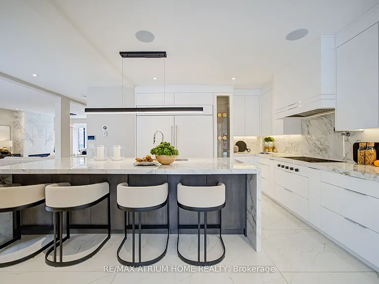 6 Hillholm Rd — Photo 8