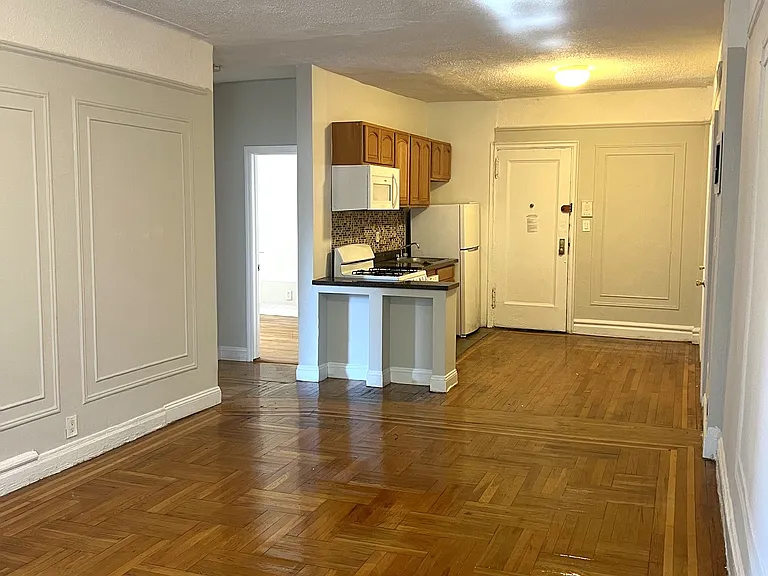 2133 Wallace Ave #217 — Photo 3