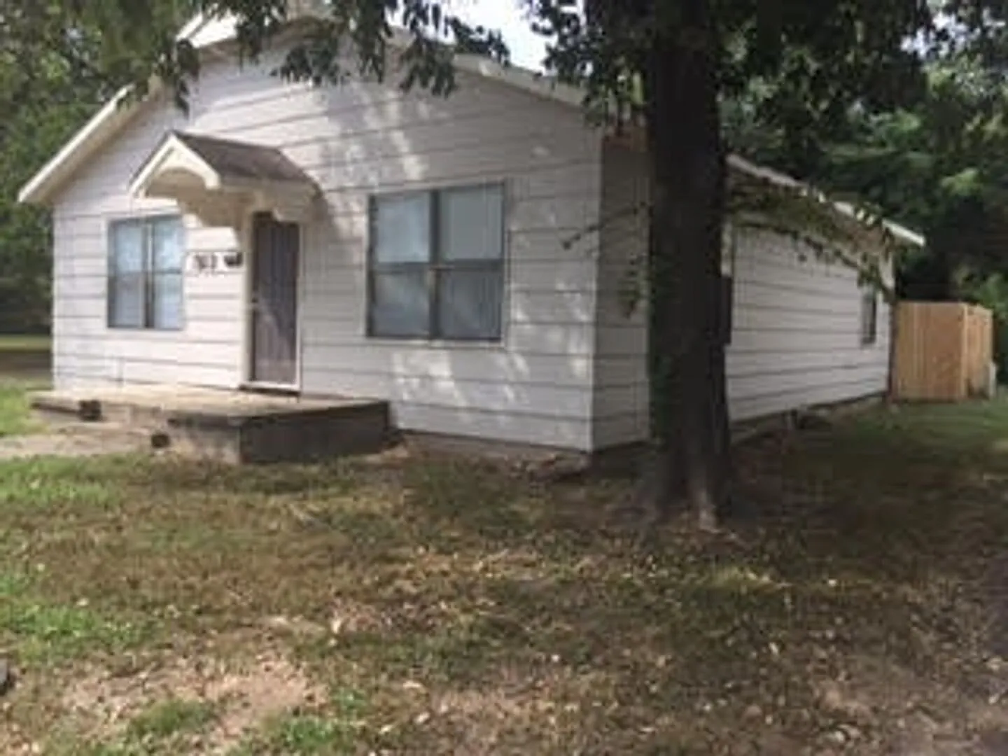 Comfortable living in this 3-bedroom, 1-bath home — Photo 2