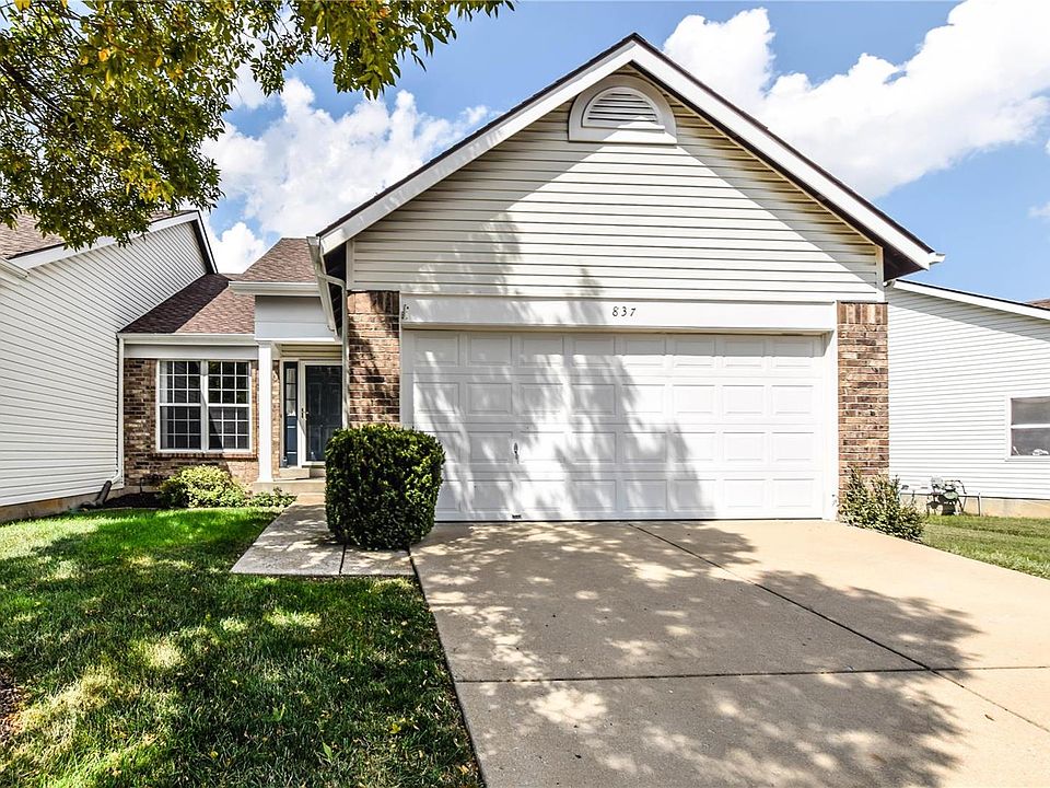 2nd image of 837 Whispering Village Cir