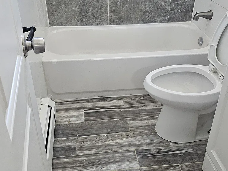 545 Chateau Ave — Photo 9