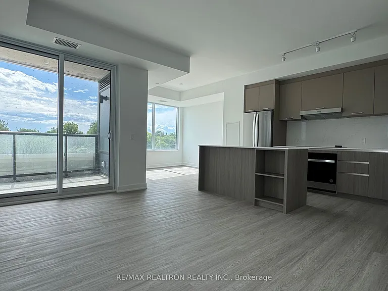 8188 Yonge St #405 — Photo 16
