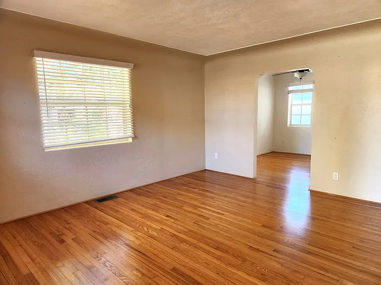 733 Buena Vista Ave — Photo 5