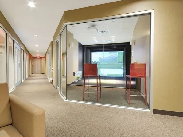 330 East 38th Street image 23 of 27