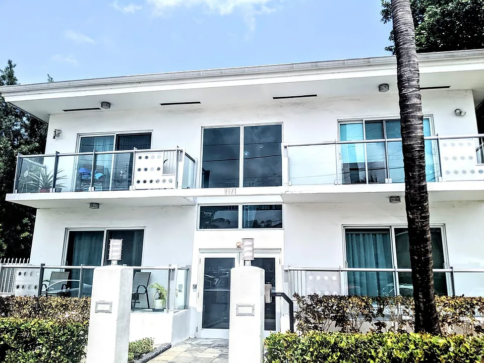 7171 Bay Dr #3