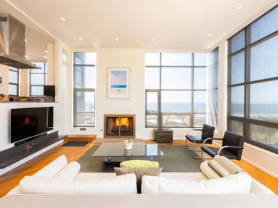 (Undisclosed Address), Manhattan Beach, CA, 90266