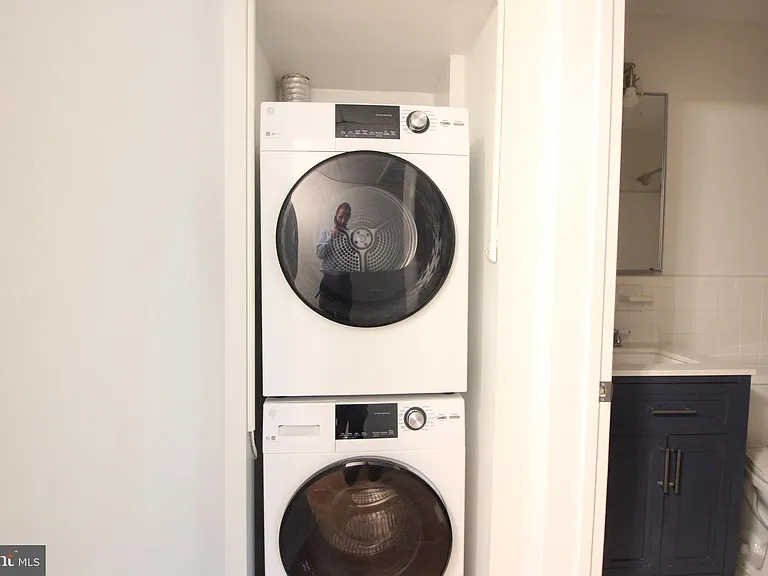 3210 S 28th St #401 — Photo 8