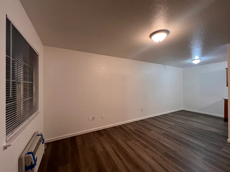 Cedar Apartments — Photo 12