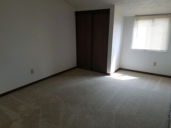 2nd image of 1745 Hampton Knoll Dr