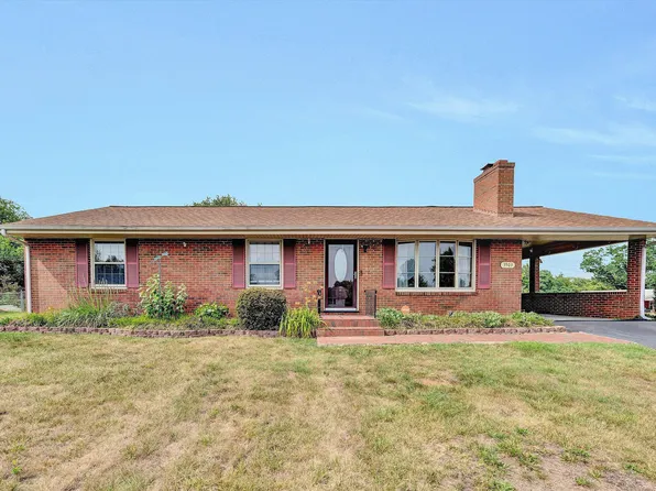 3903 Harvest Ln NW, Roanoke, VA 24017