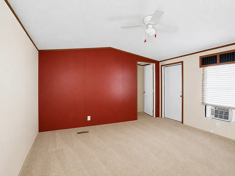 996 Margarita St — Photo 8