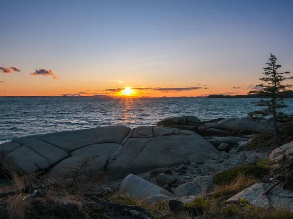 160 Fifield Point Road, Stonington, ME 04681