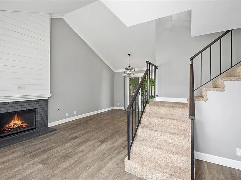 28045 Blandings — Photo 5