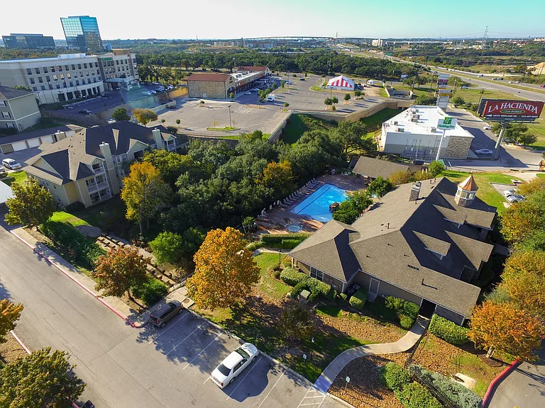 The Ravinia — Photo 13