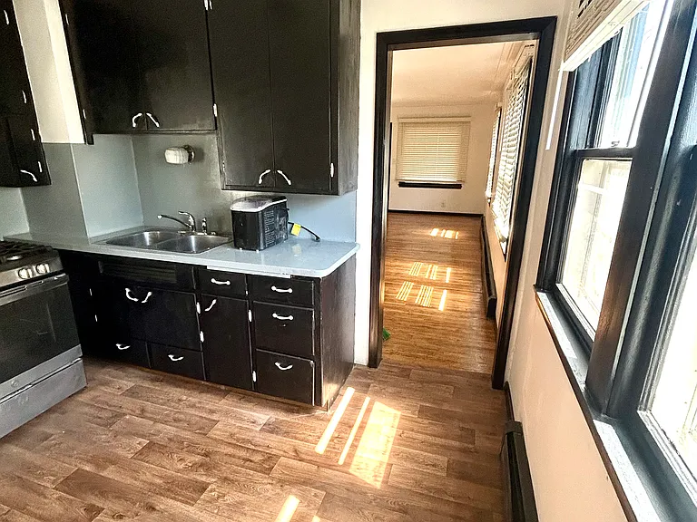 4541 Camden Ave N — Photo 9