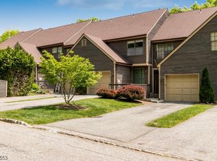 48 Beacon Hill Rd APT F, West Milford, NJ 07480