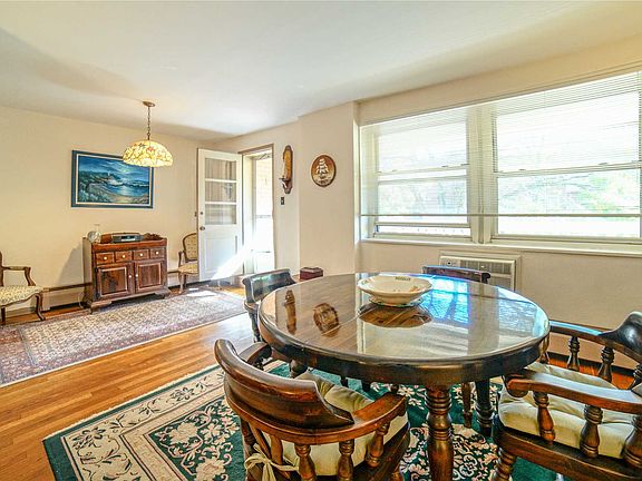 5th image of 45 Hill Park Ave APT 2N