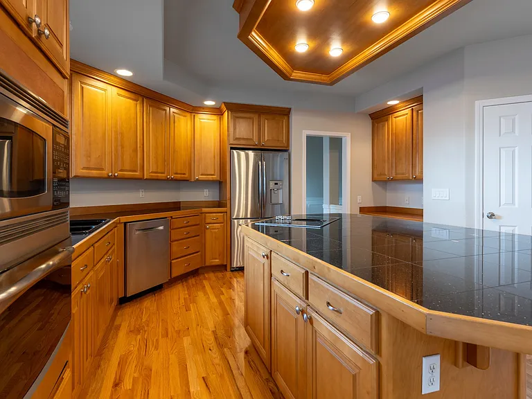 17608 Panorama Blvd E — Photo 8