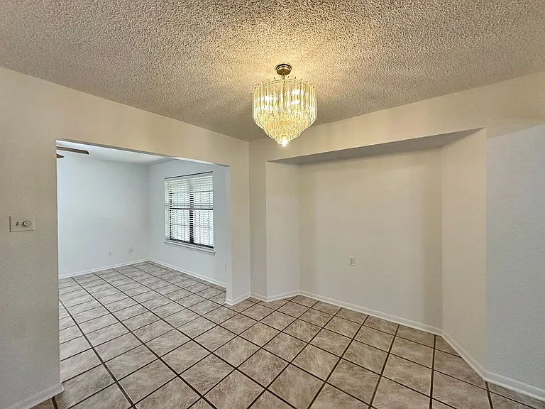 2003 Cedarview Dr — Photo 11