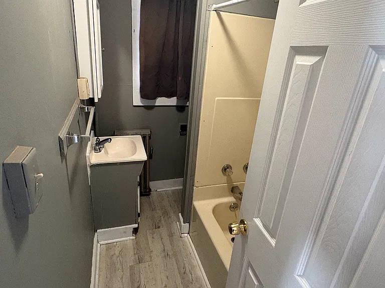 99 N Main St #2B — Photo 4