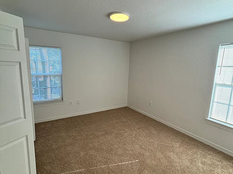 5447 Vineland Rd #1208 — Photo 4