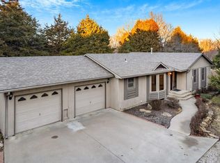 510 E 49th St, Chanute, KS 66720