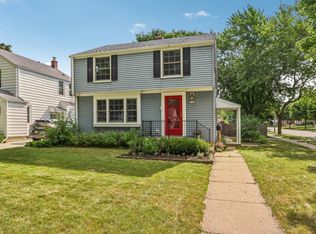 5300 N Bay Ridge Ave, Whitefish Bay, WI 53217