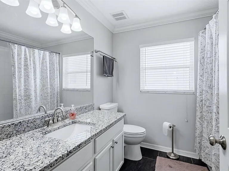 4617 Egmont Dr — Photo 35