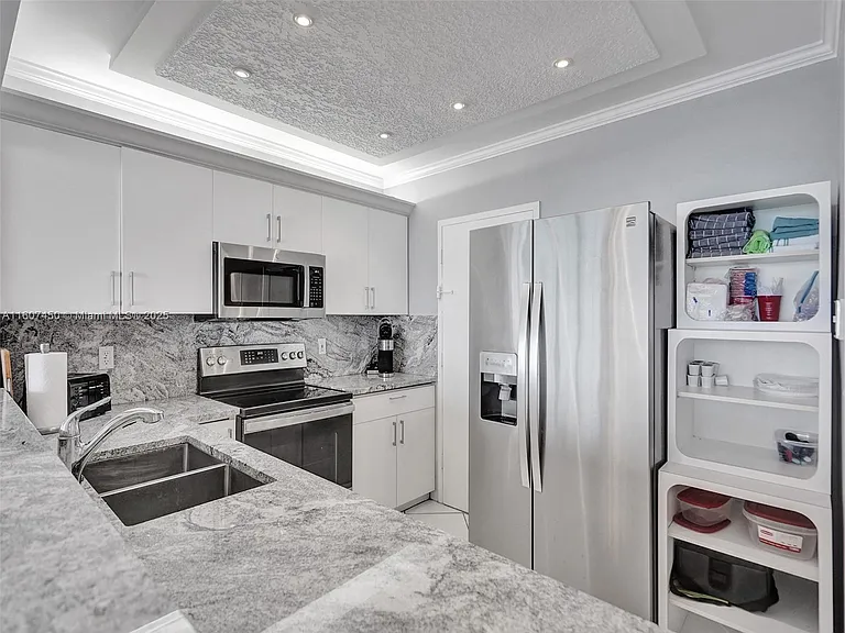 3725 S Ocean Dr #1506 — Photo 30
