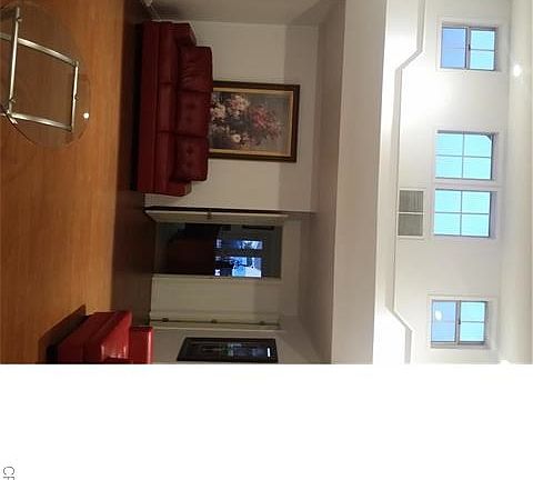 2nd image of 9537 Rosecrans Ave