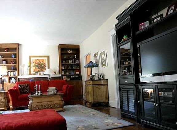 5th image of 2153 Sherwood Ave