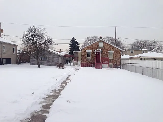 5818 S Monitor Ave photo 1