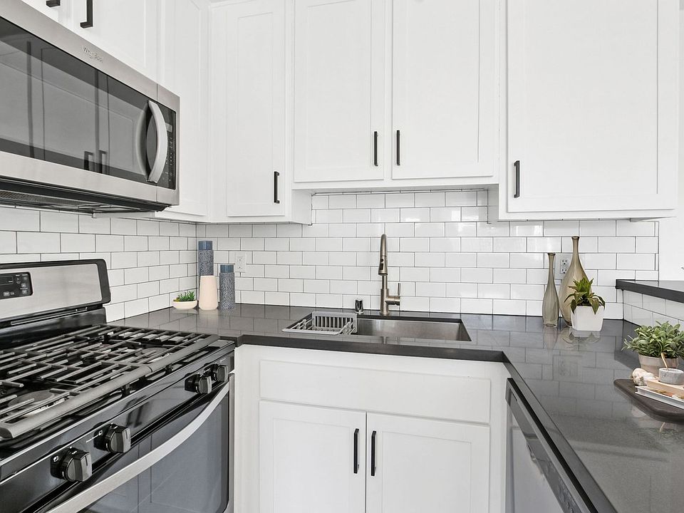 1st image of 3748 Keystone Ave APT 106