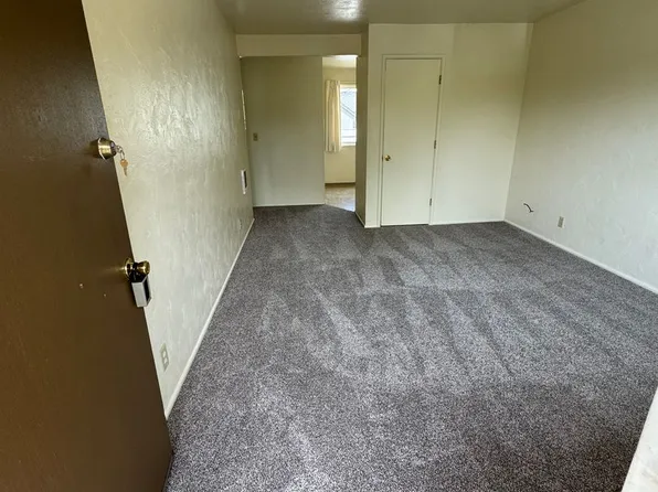 325 W 14th Ave APT 4, Eugene, OR 97401